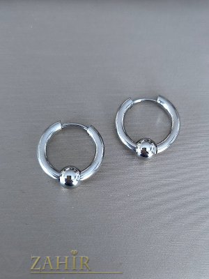 Малки фини класически халки от неръждаема медицинска стомана ,диаметър 1,5 см,широки 3 мм, с топчета всяко по 0,5 см, стабилно закопчаване - O3073